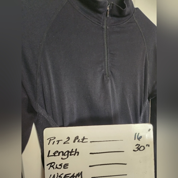 ATHLETIC Essentials black long sleeve thumb hole gray graphic print athletic top - Picture 9 of 9